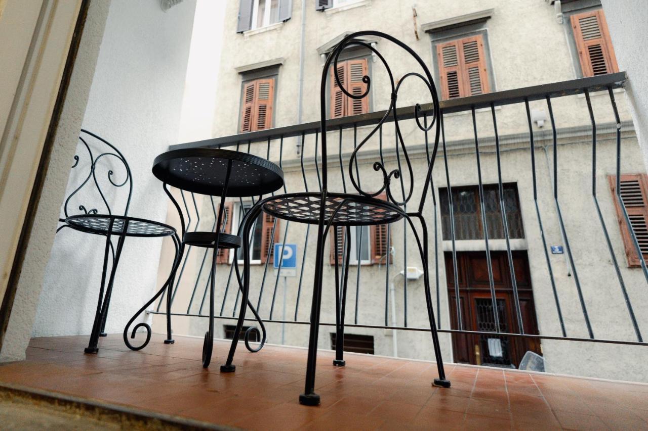Centro Storico Moderno Trilocale Con Balcone *