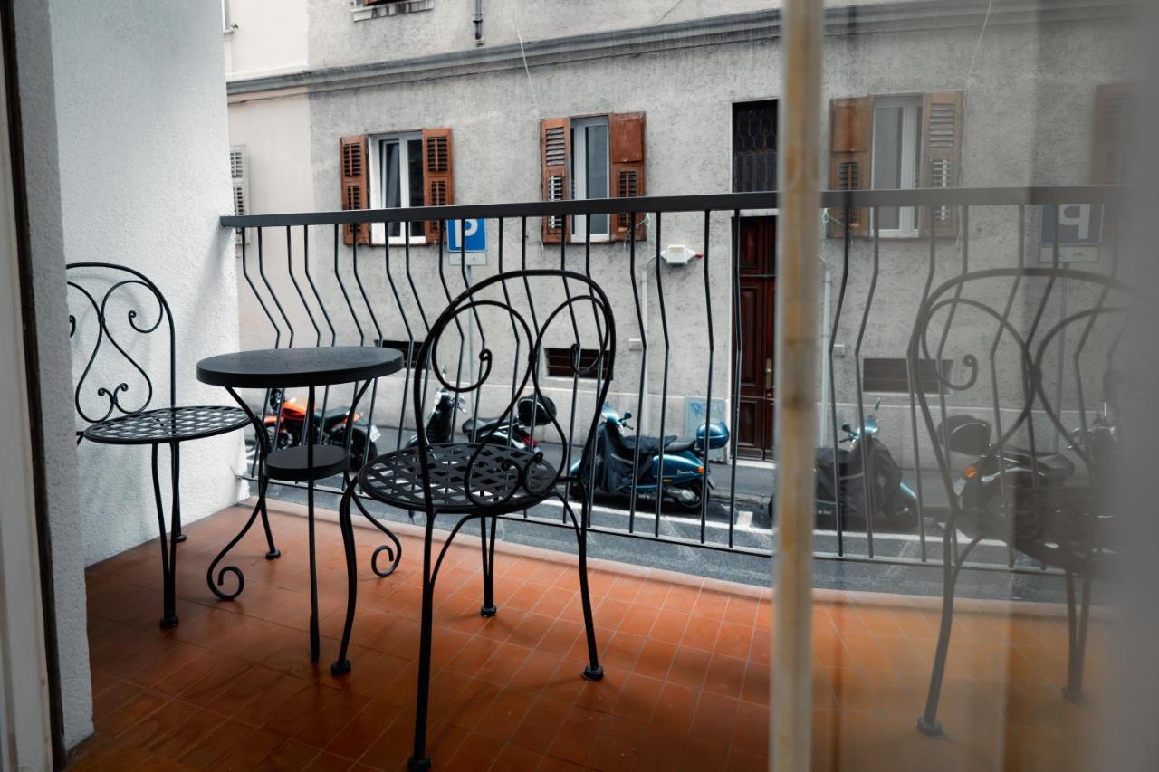Centro Storico Moderno Trilocale Con Balcone *